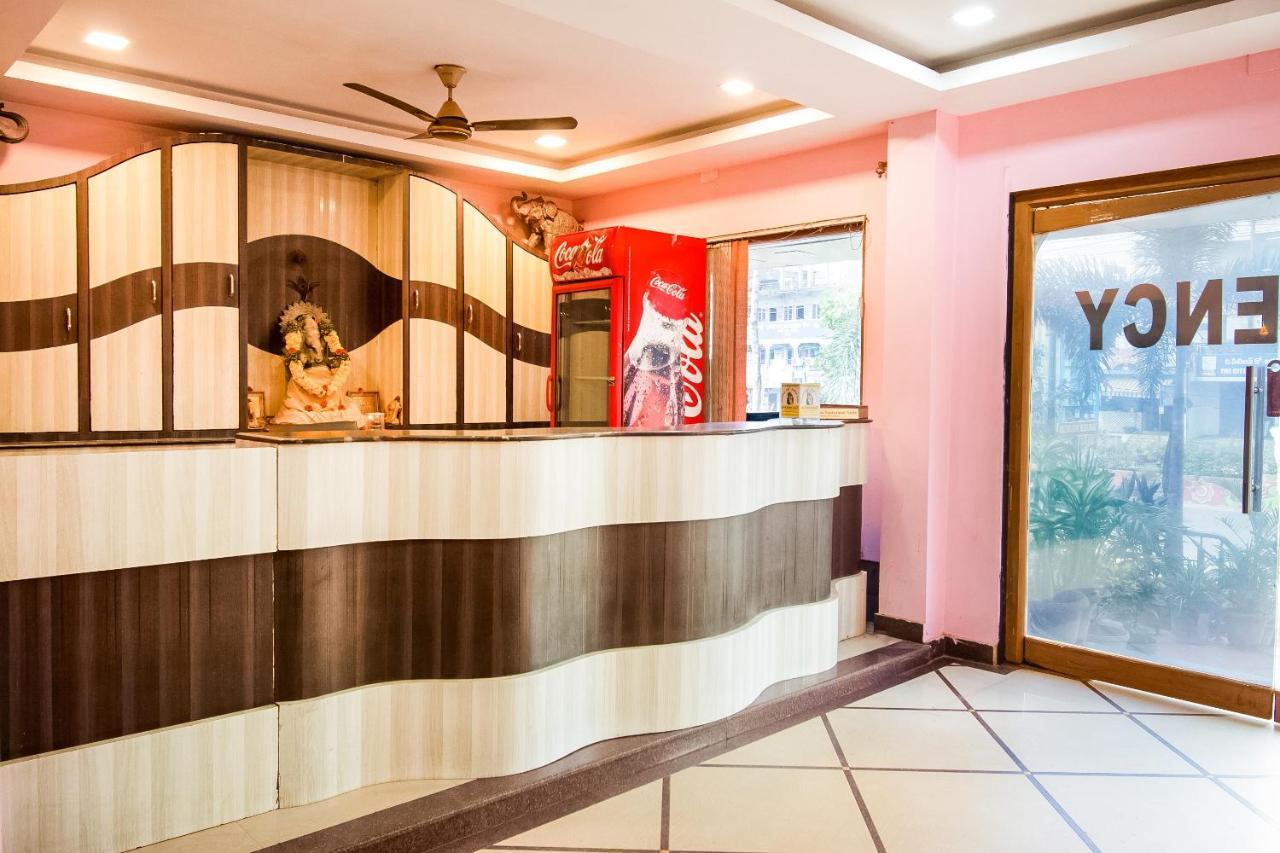 Oyo 62964 Hotel Vandana Grand Nellore Esterno foto