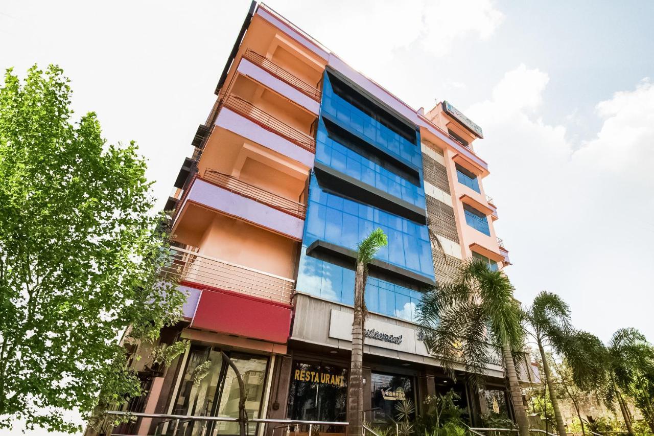 Oyo 62964 Hotel Vandana Grand Nellore Esterno foto
